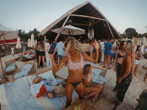 Processed with RNI Films. Preset 'Kodak Gold 200 v.3'